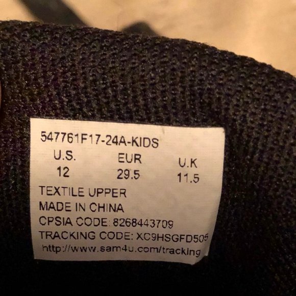 Youth size 12 Levi’s sneakers - Picture 4 of 5